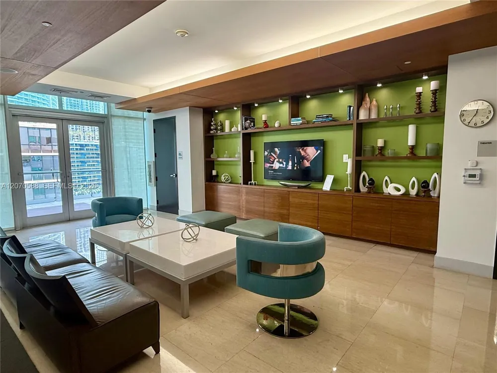 55 SE 6th St #2404 Miami, FL 33131
