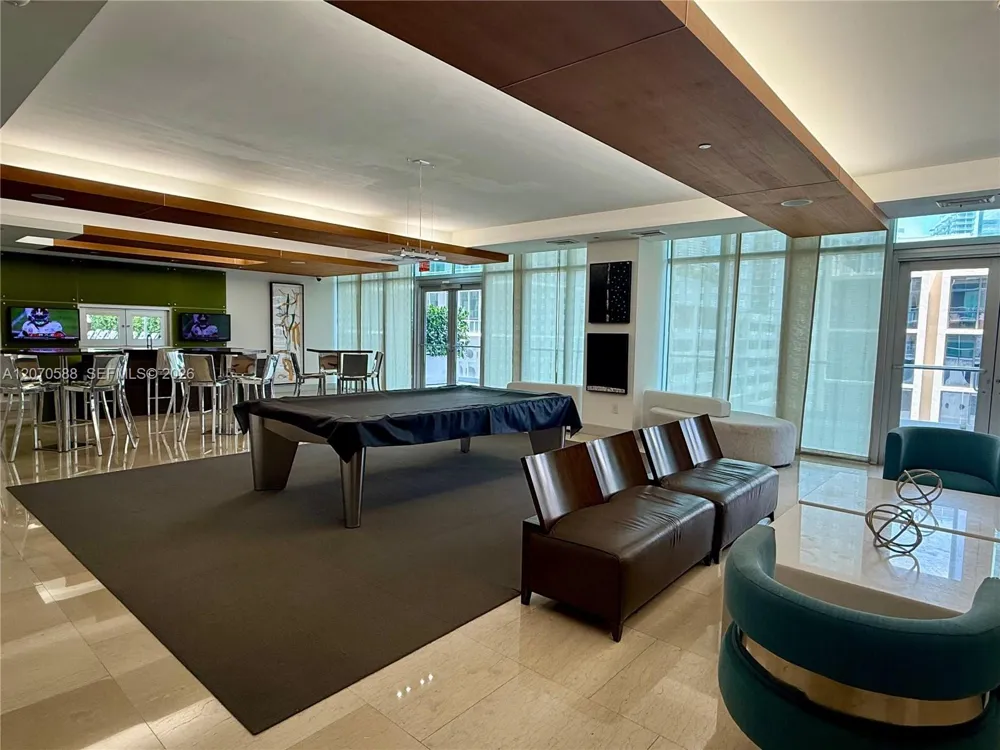 55 SE 6th St #2404 Miami, FL 33131
