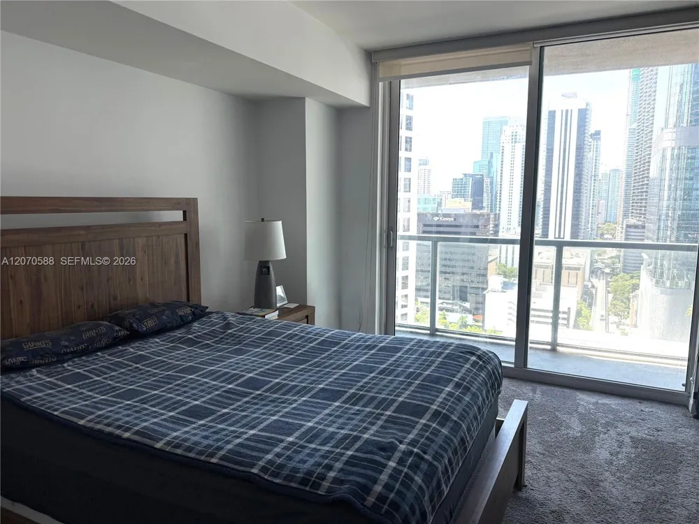55 SE 6th St #2404 Miami, FL 33131