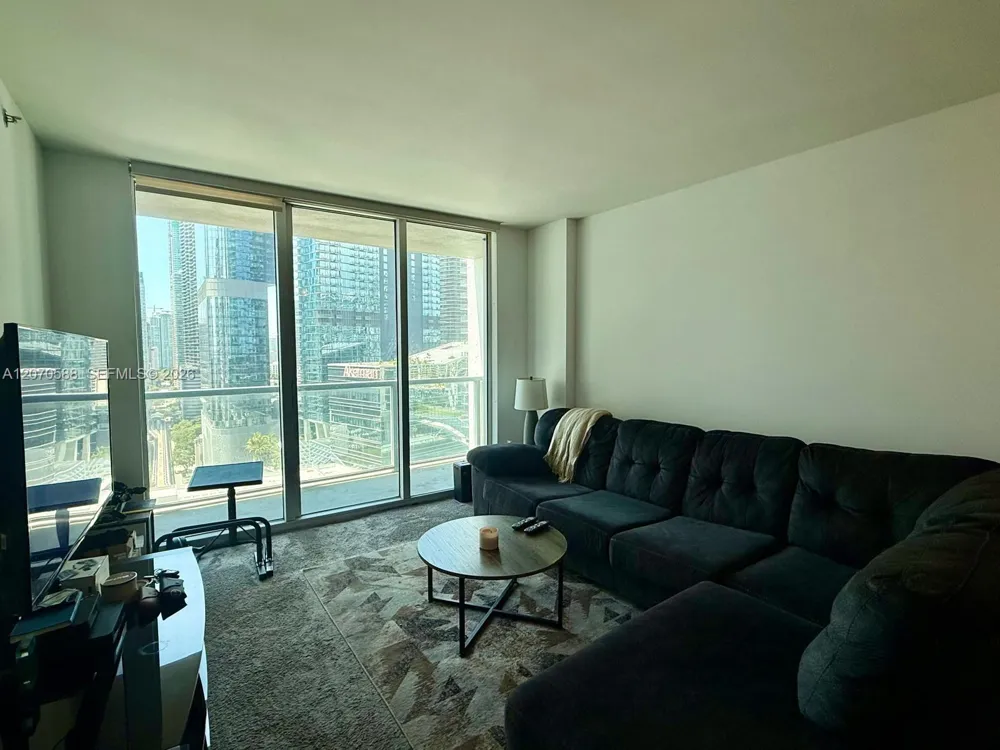 55 SE 6th St #2404 Miami, FL 33131