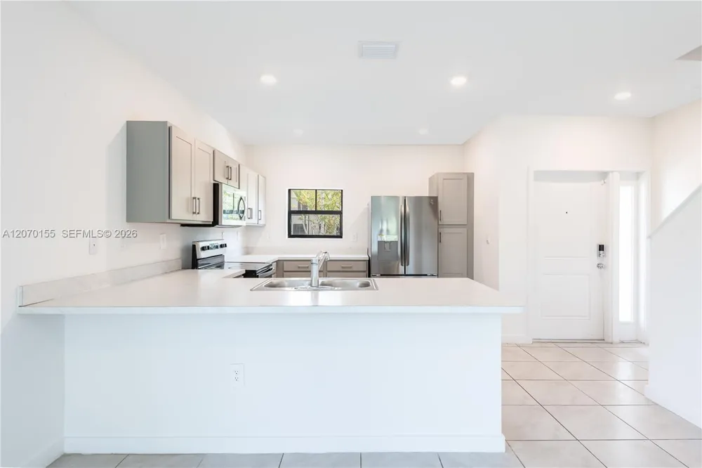 302 NE 1st Dr #302 Florida City, FL 33034
