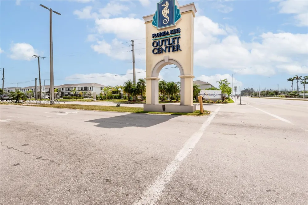 302 NE 1st Dr #302 Florida City, FL 33034