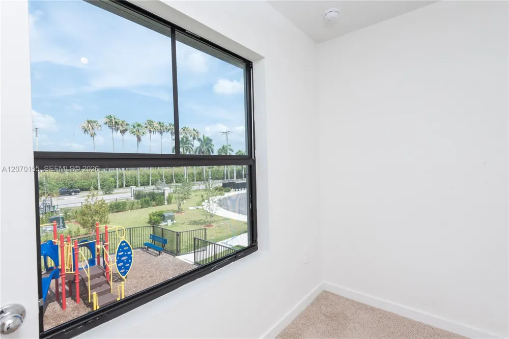 302 NE 1st Dr #302 Florida City, FL 33034