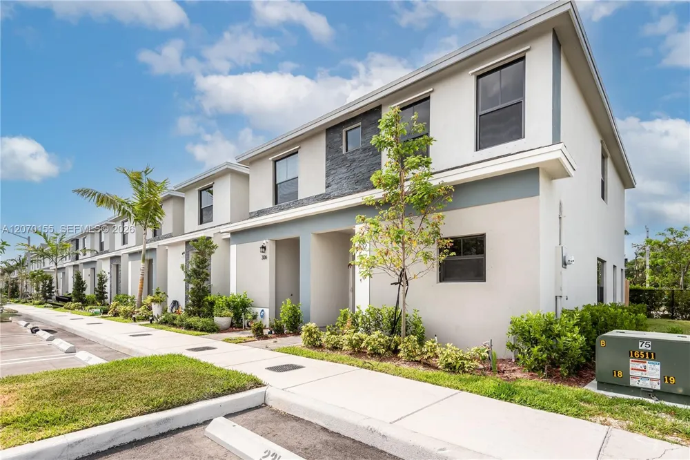 302 NE 1st Dr #302 Florida City, FL 33034