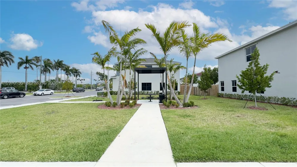 302 NE 1st Dr #302 Florida City, FL 33034
