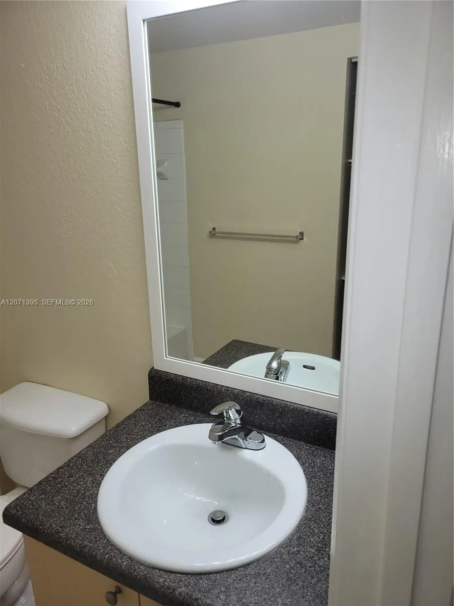 2564 CENTERGATE DR #108 Miramar, FL 33025
