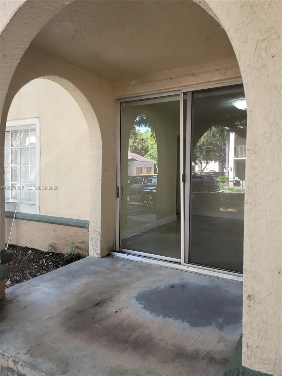 2564 CENTERGATE DR #108 Miramar, FL 33025