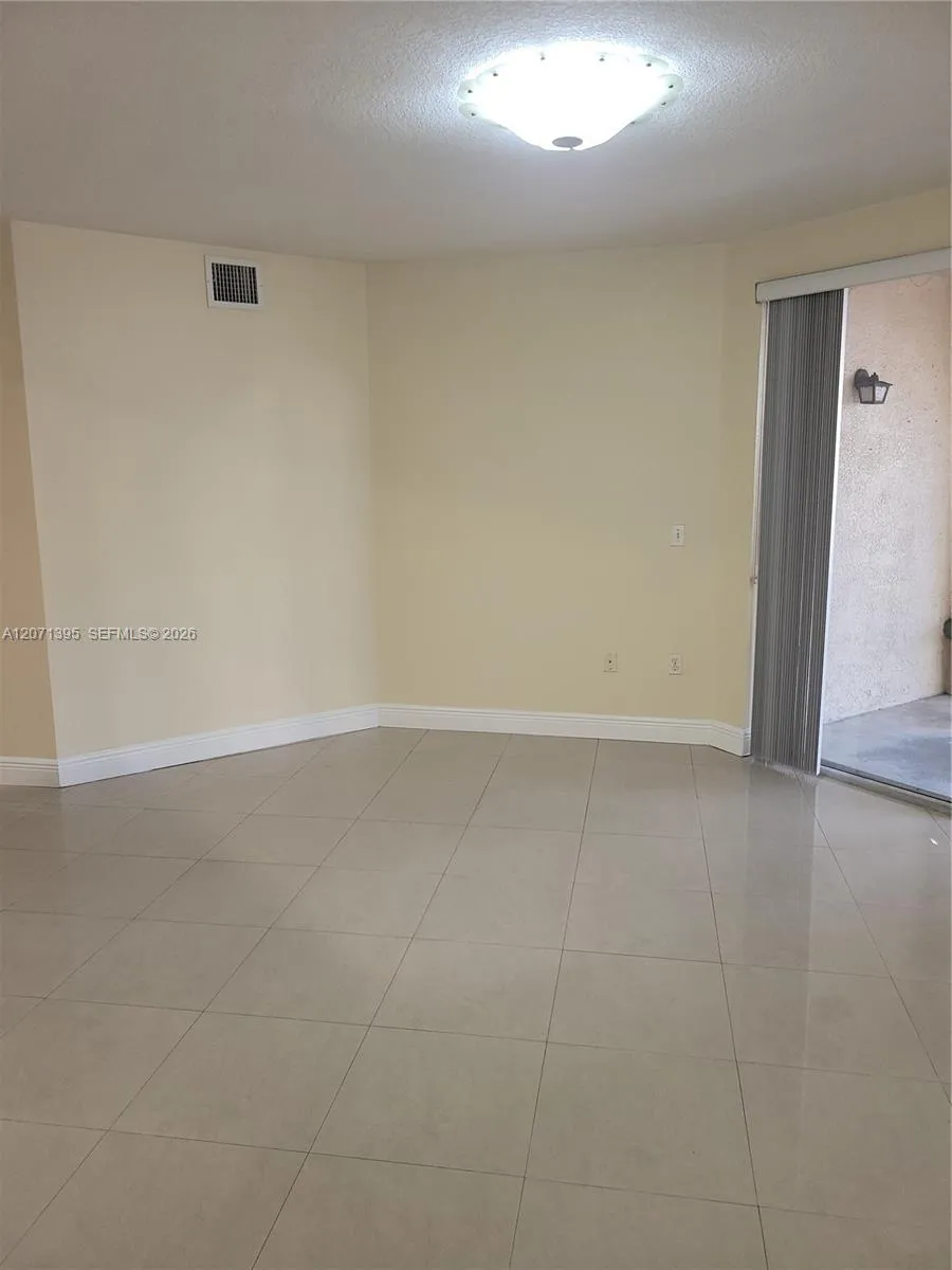 2564 CENTERGATE DR #108 Miramar, FL 33025