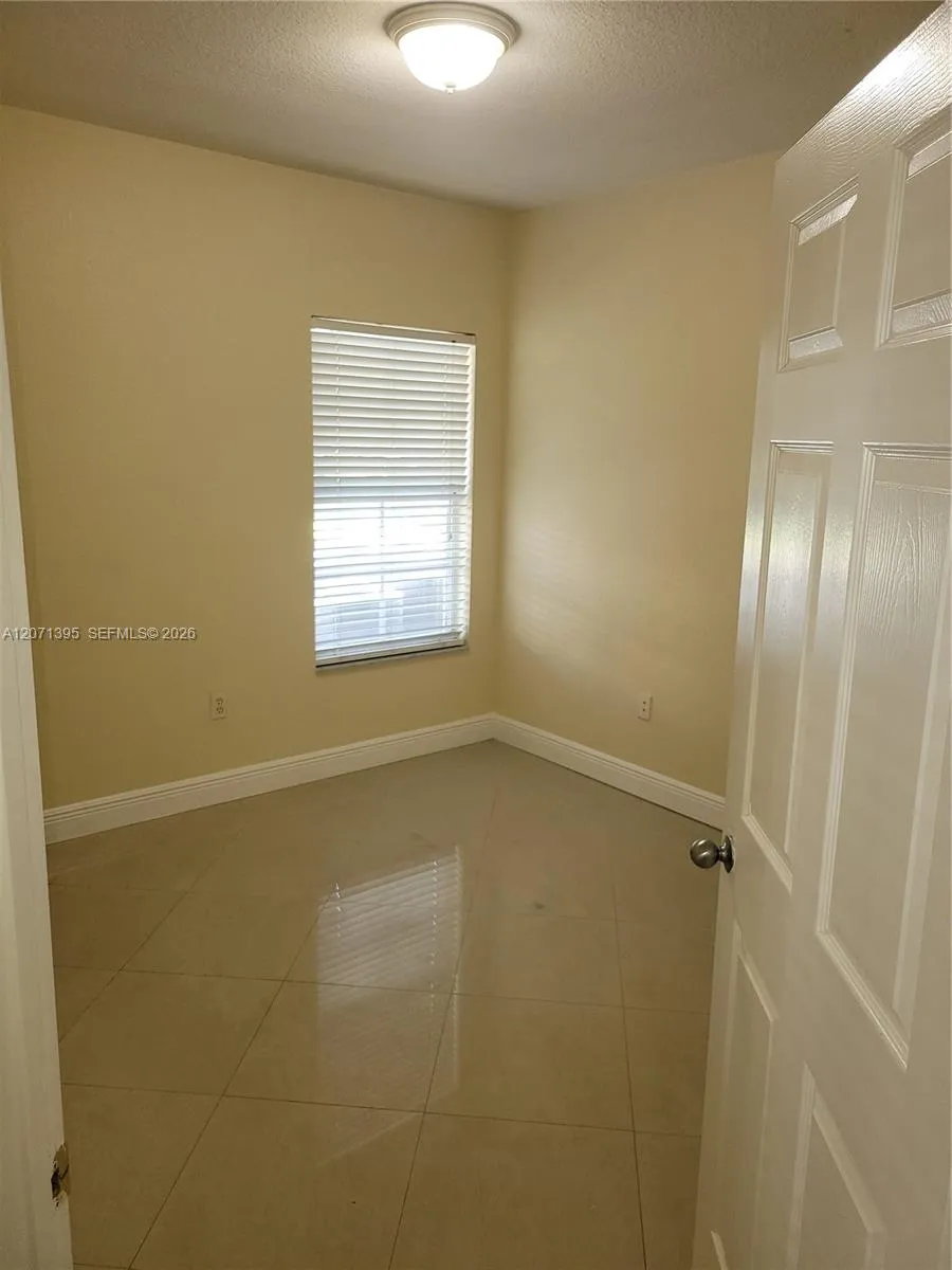 2564 CENTERGATE DR #108 Miramar, FL 33025