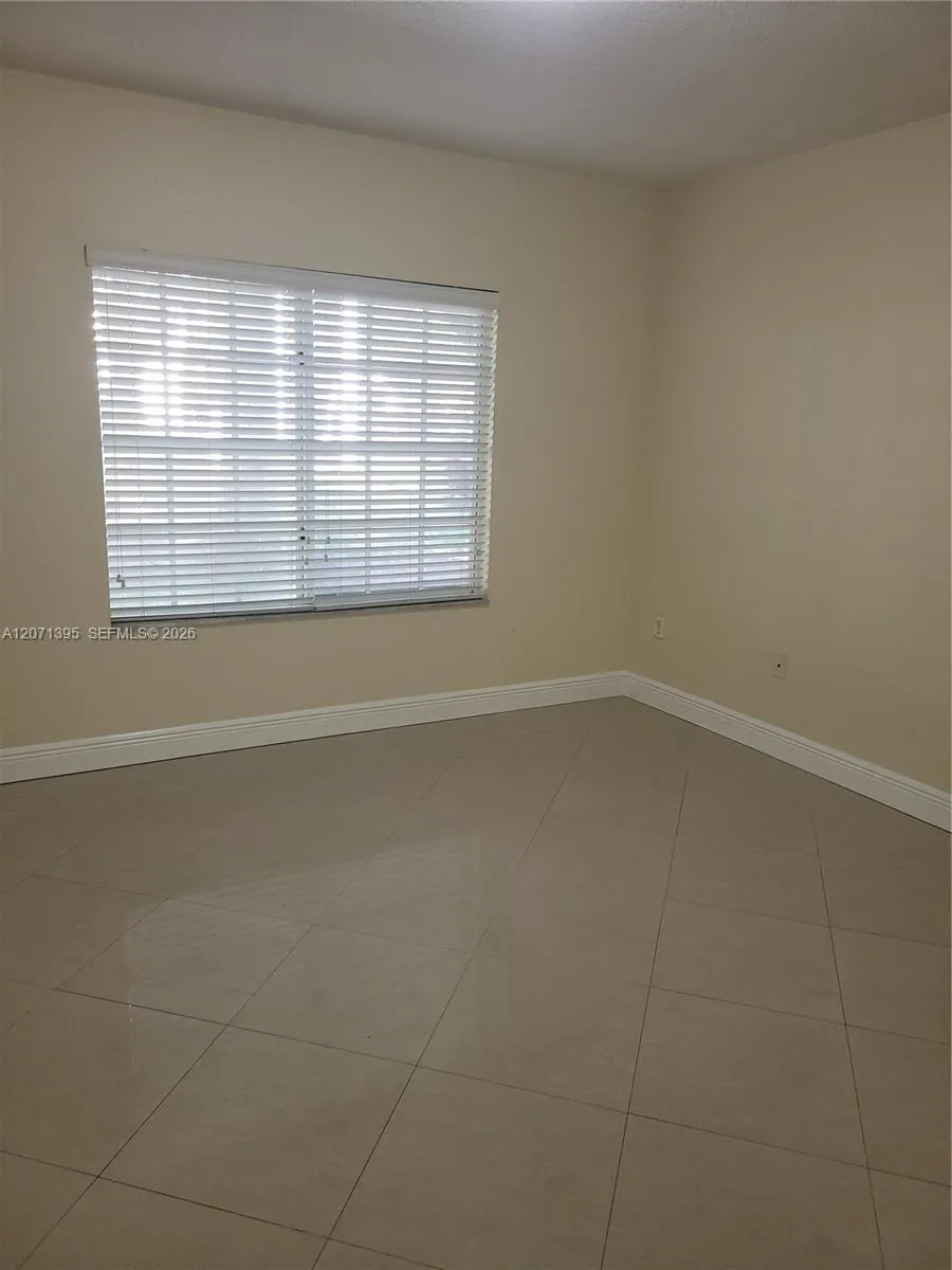 2564 CENTERGATE DR #108 Miramar, FL 33025