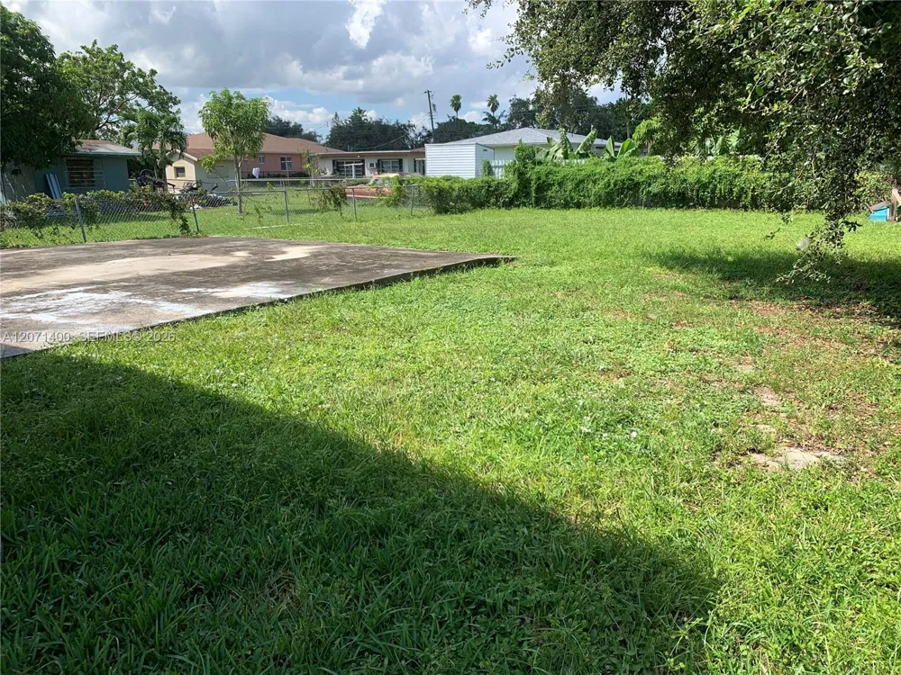 4501 SW 25th St #0 West Park, FL 33023
