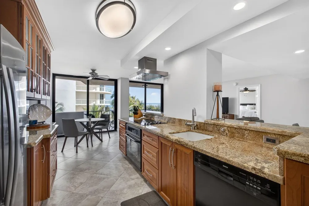 4200 Ocean Drive #1-406 Riviera Beach, FL 33404