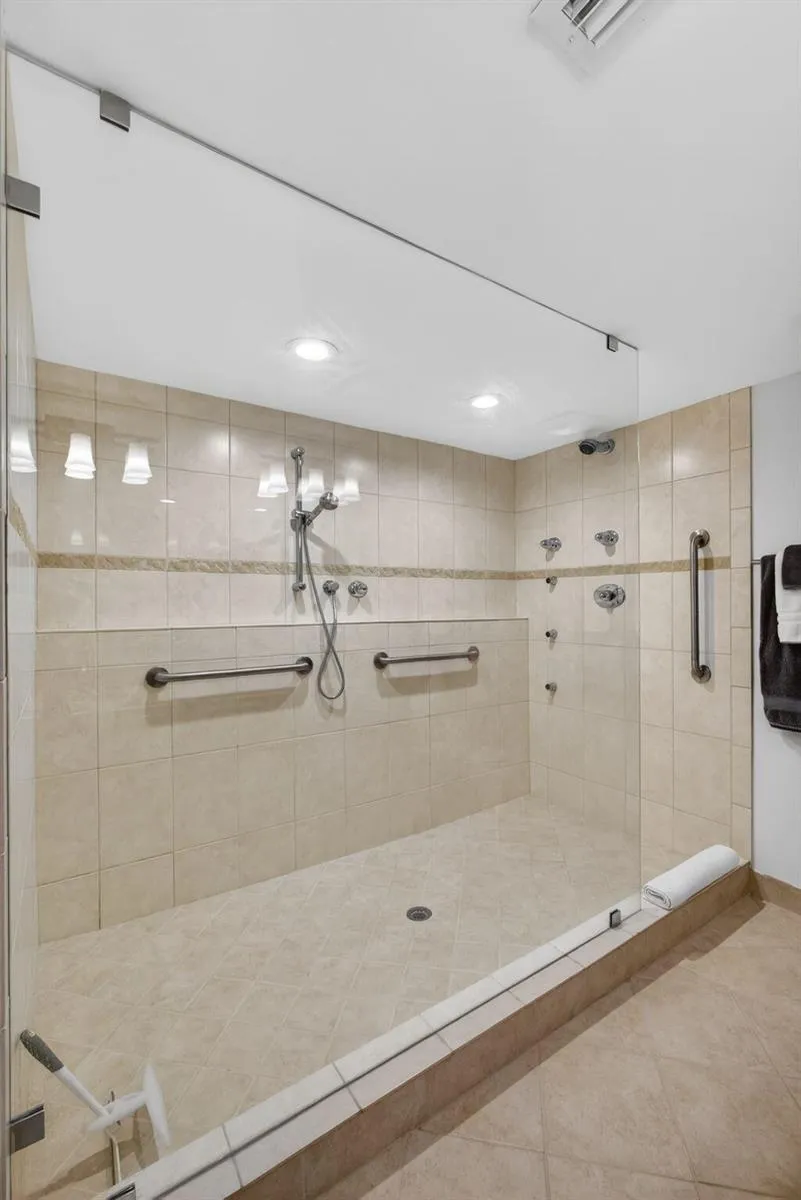4200 Ocean Drive #1-406 Riviera Beach, FL 33404