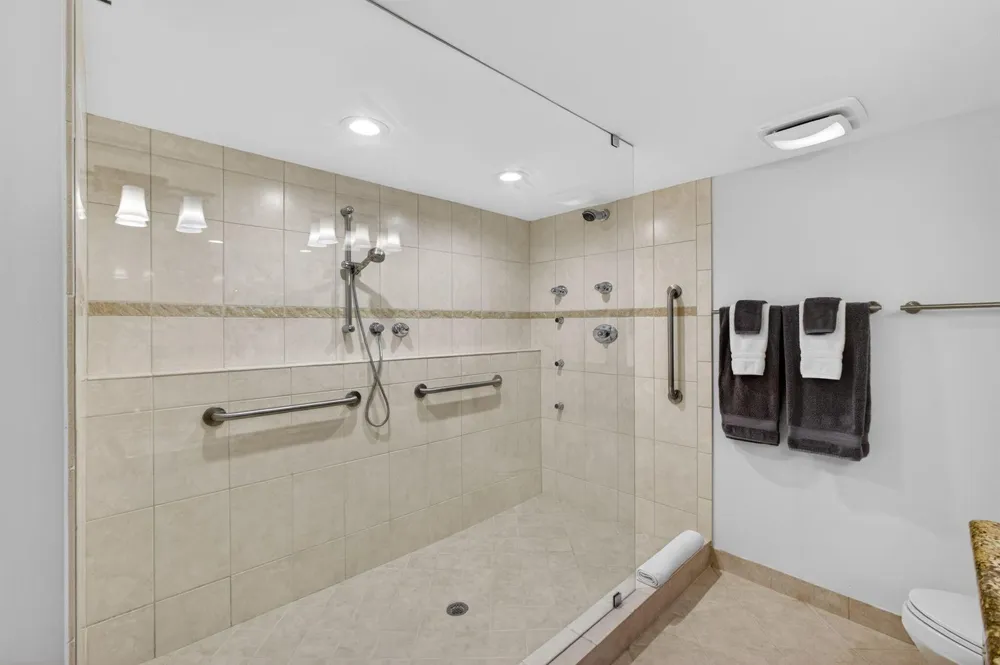 4200 Ocean Drive #1-406 Riviera Beach, FL 33404
