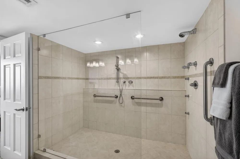 4200 Ocean Drive #1-406 Riviera Beach, FL 33404