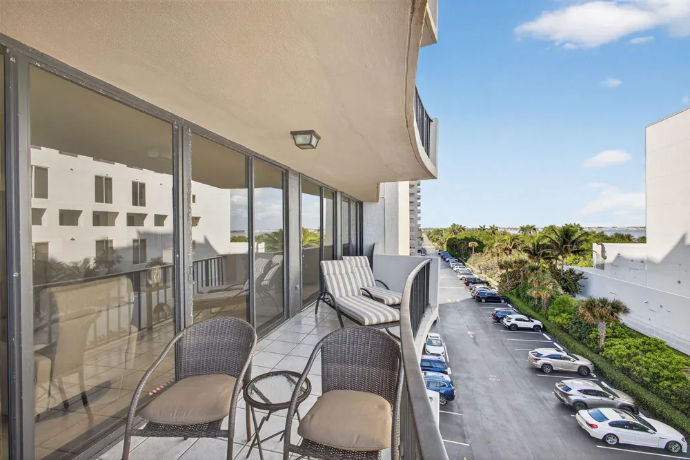 4200 Ocean Drive #1-406 Riviera Beach, FL 33404