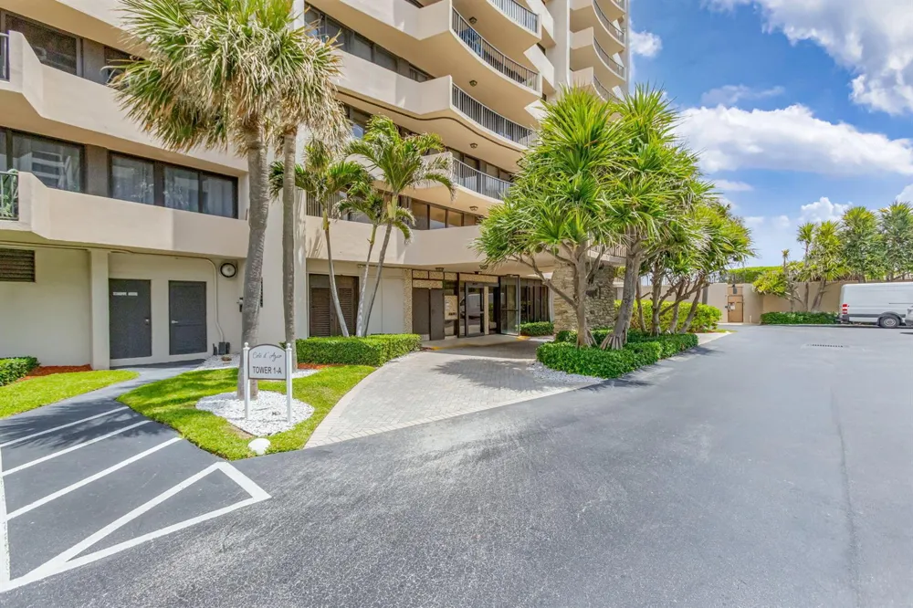 4200 Ocean Drive #1-406 Riviera Beach, FL 33404