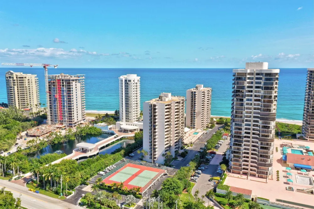 4200 Ocean Drive #1-406 Riviera Beach, FL 33404
