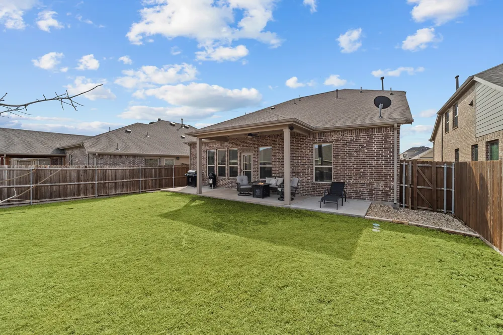 910 Black Hawk Drive Princeton, TX 75407