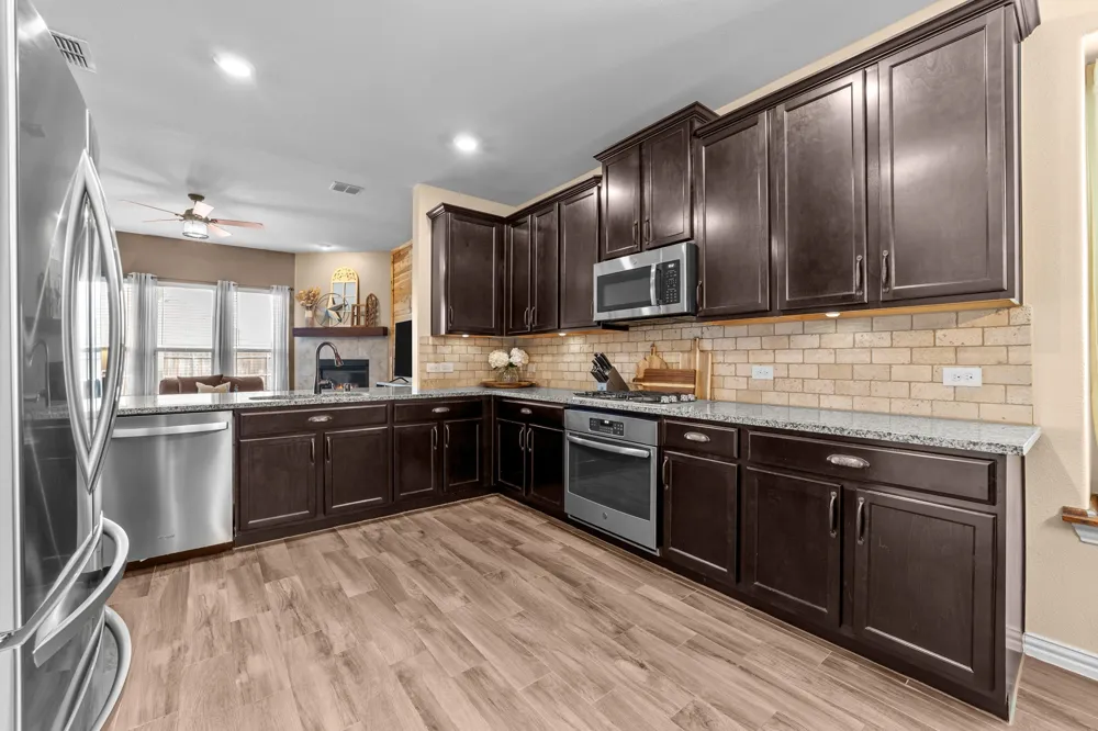 910 Black Hawk Drive Princeton, TX 75407