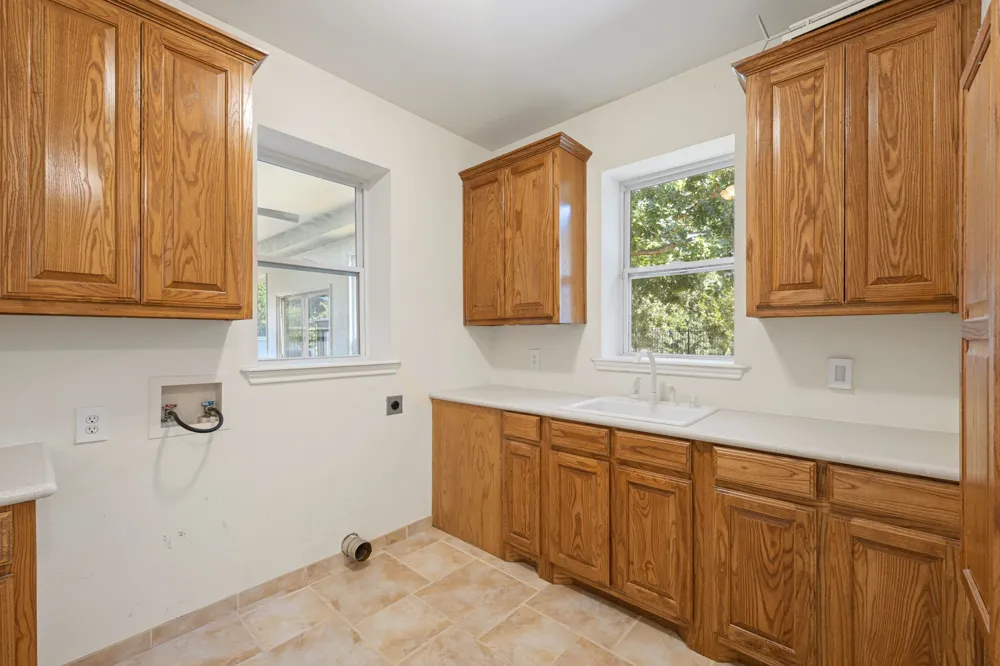 330 Mohawk Trail East Tawakoni, TX 75472
