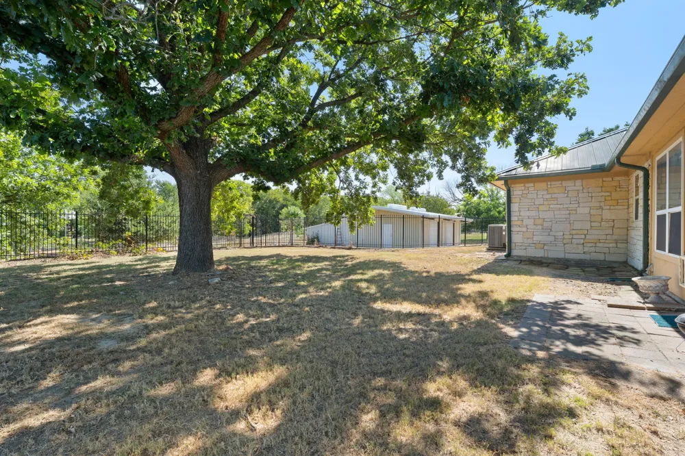 330 Mohawk Trail East Tawakoni, TX 75472