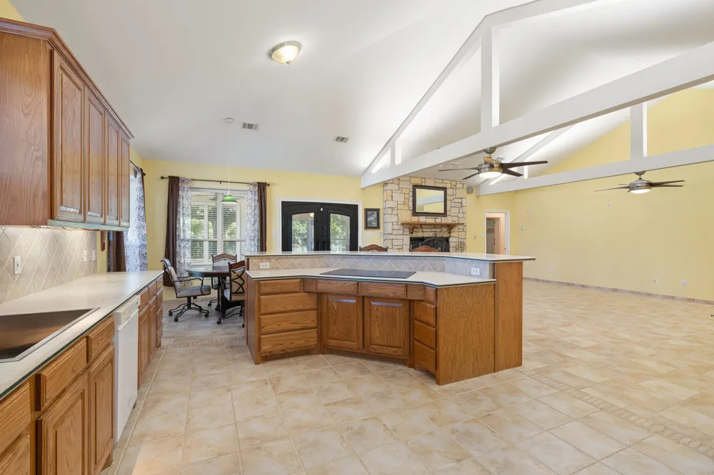 330 Mohawk Trail East Tawakoni, TX 75472