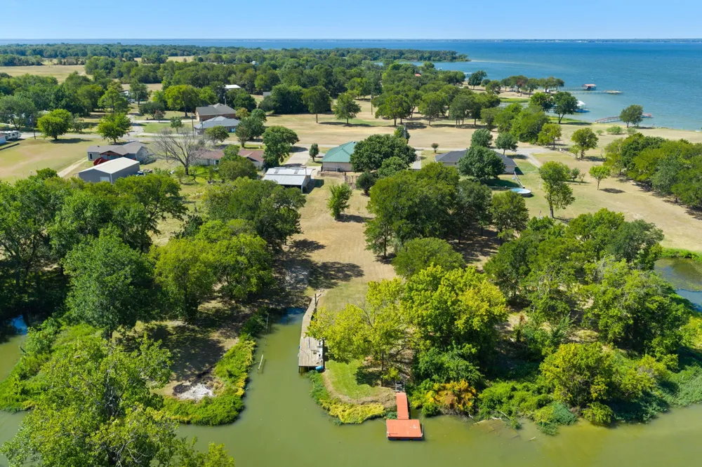330 Mohawk Trail East Tawakoni, TX 75472