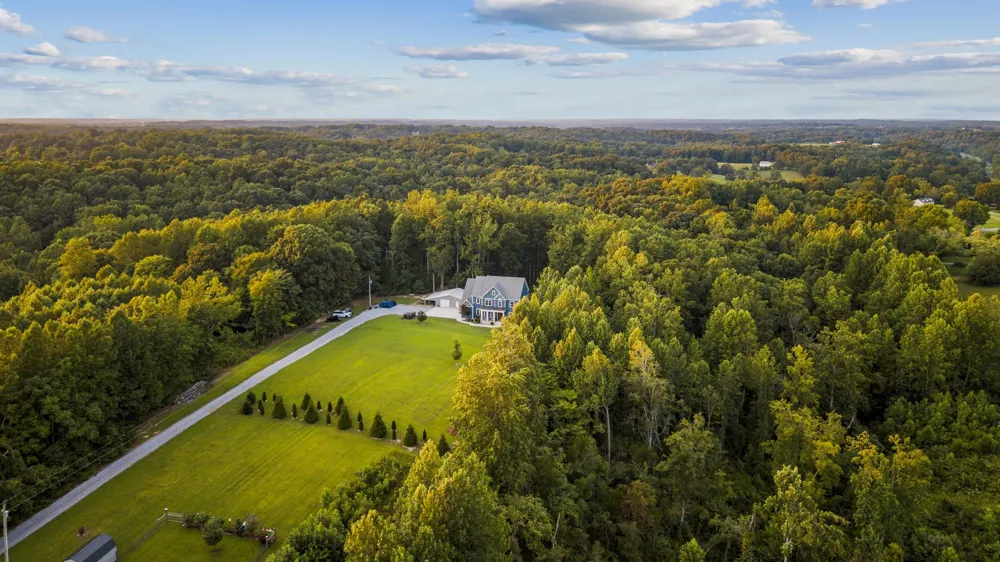 1174 Old Mount Vernon Rd Bethpage, TN 37022