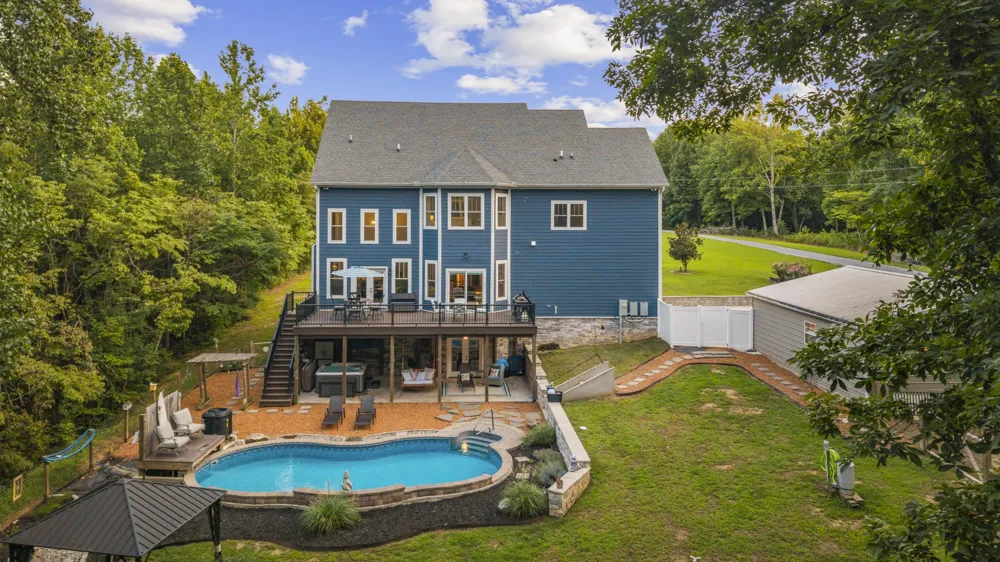 1174 Old Mount Vernon Rd Bethpage, TN 37022