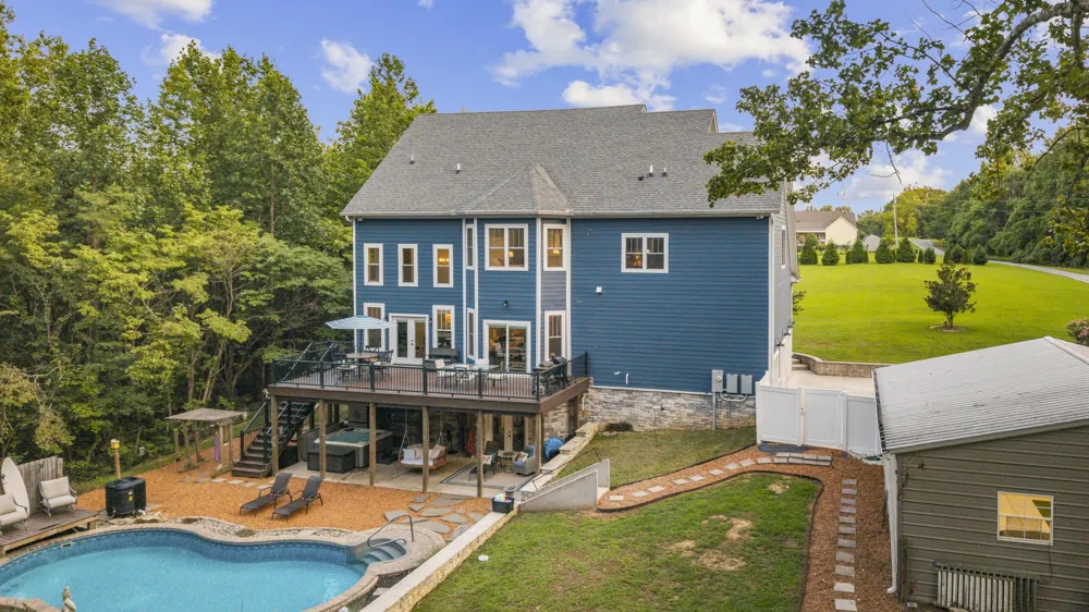 1174 Old Mount Vernon Rd Bethpage, TN 37022