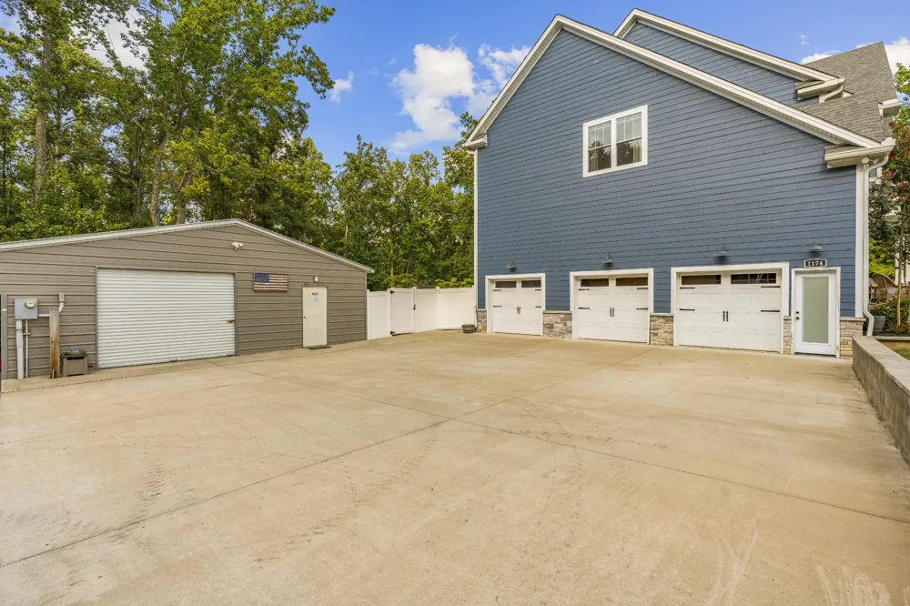 1174 Old Mount Vernon Rd Bethpage, TN 37022