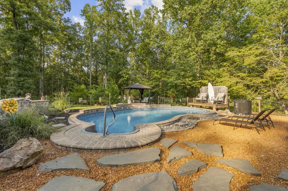 1174 Old Mount Vernon Rd Bethpage, TN 37022
