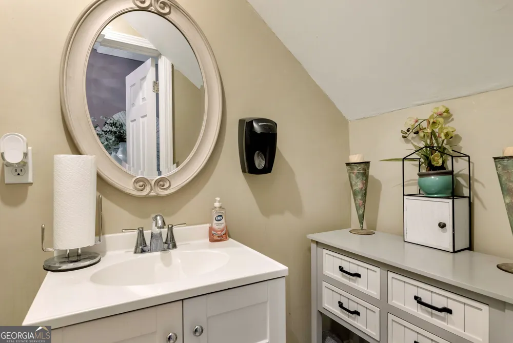 425 Greenleaf DR Lavonia, GA 30553