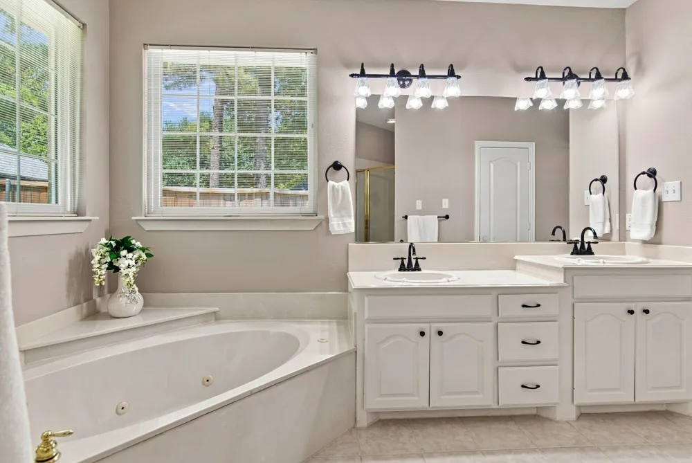 8321 Brandonwood Drive North Richland Hills, TX 76182