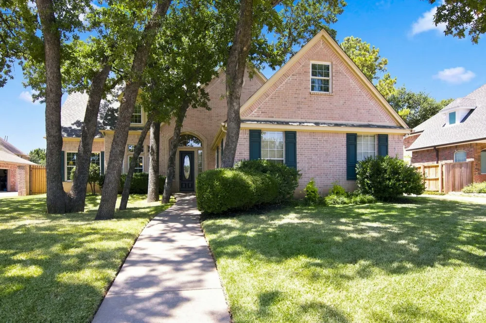 8321 Brandonwood Drive North Richland Hills, TX 76182