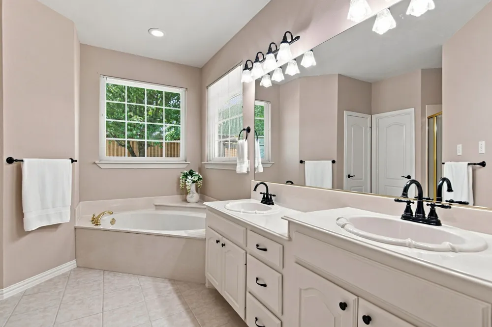 8321 Brandonwood Drive North Richland Hills, TX 76182