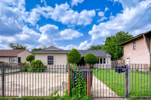1017 Hoke Smith Drive