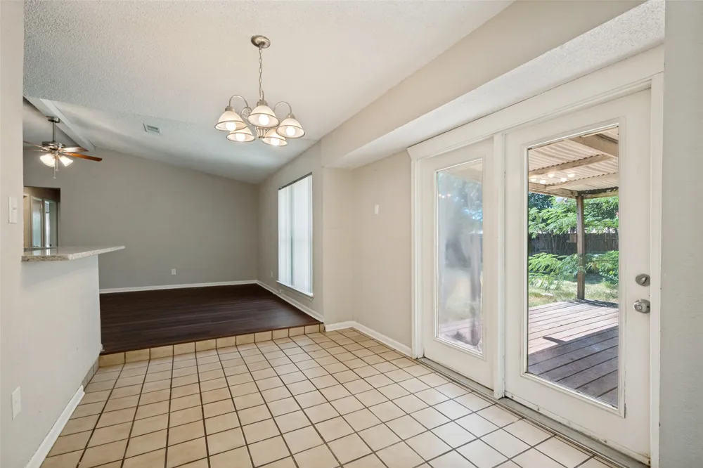 204 E Cunningham Avenue Crowley, TX 76036
