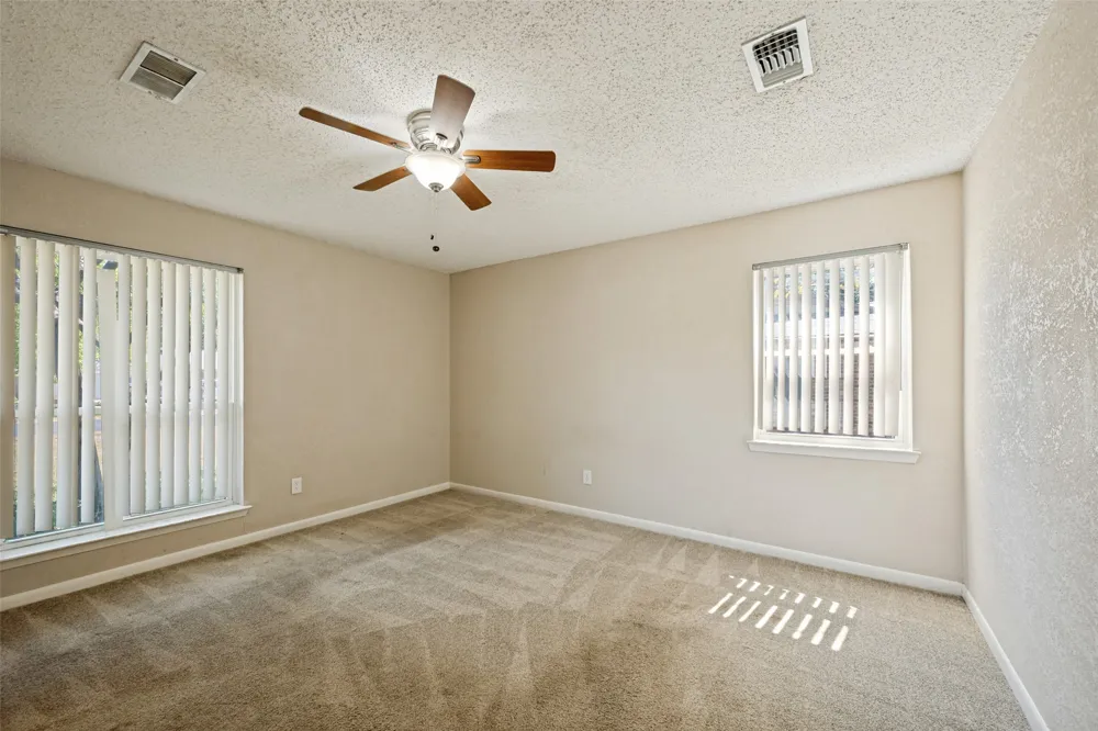 204 E Cunningham Avenue Crowley, TX 76036