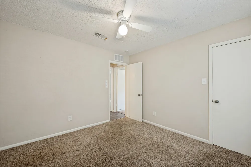 204 E Cunningham Avenue Crowley, TX 76036
