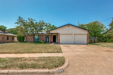 204 E Cunningham Avenue