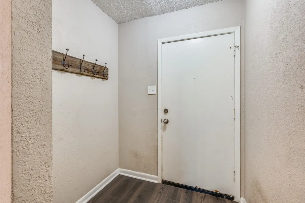 204 E Cunningham Avenue Crowley, TX 76036