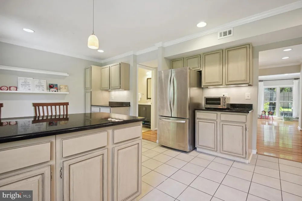 6412 NEEDLE LEAF DRIVE Rockville, MD 20852
