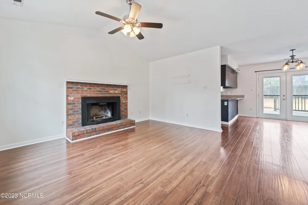 2654 Idlebrook Circle Midway Park, NC 28544