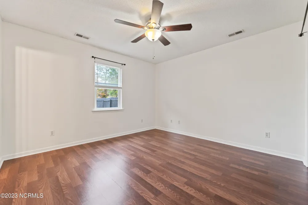 2654 Idlebrook Circle Midway Park, NC 28544