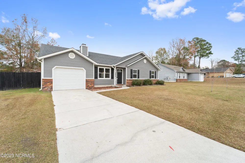 2654 Idlebrook Circle Midway Park, NC 28544