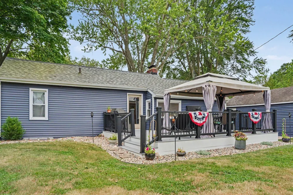 929 Bacon Avenue Portage, MI 49002