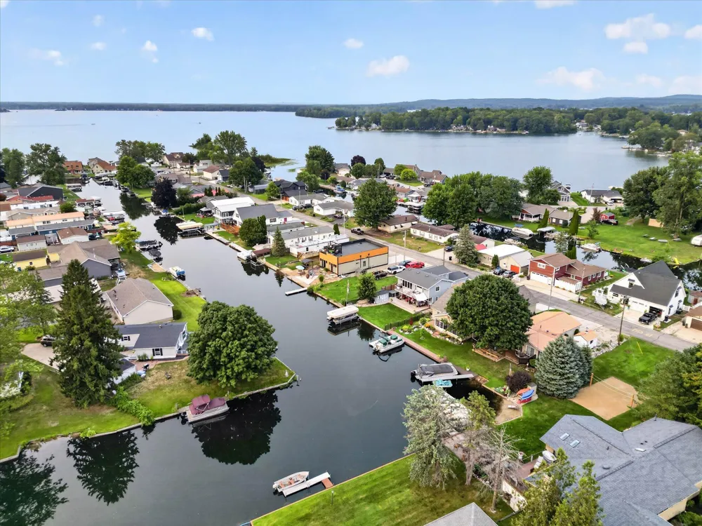 4382 Lynden Road Shelbyville, MI 49344