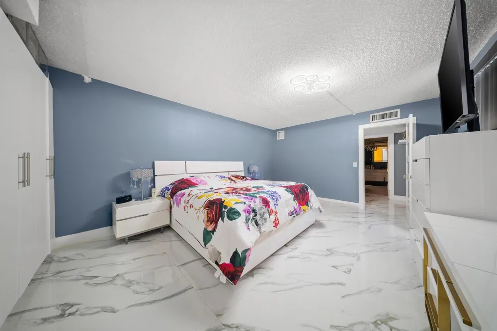 1524 FOREST LAKES CIRCLE #A West Palm Beach, FL 33406